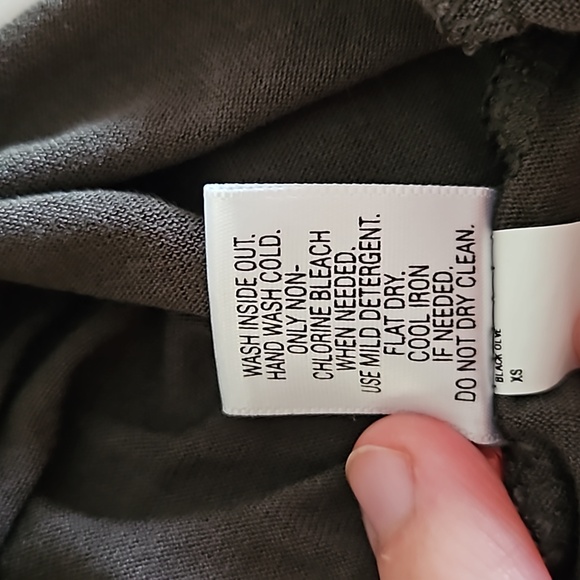 Vera Wang Long-Sleeve Rhinestone Accented Long-Sleeve Top. Sz. XS. - Picture 7 of 8